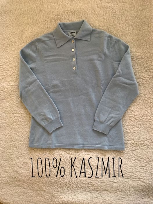 Błękitny kaszmirowy sweter z kołnierzykiem Yorn, cudownie miękki