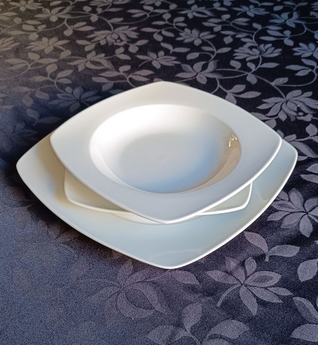 Serviço de mesa - pratos