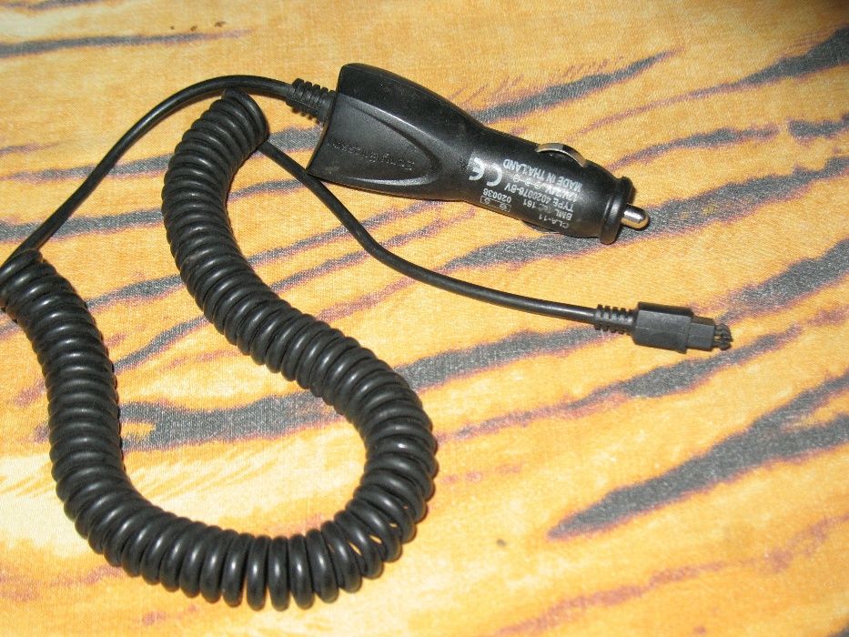 Зарядка автомобильная Sony Ericsson 12V/24V