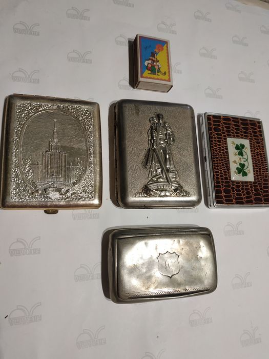 Шкатулка металлическая. Бу.