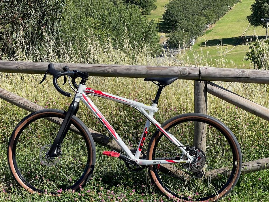 Bicicleta gravel  GT