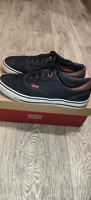 Чоловічі кеди levis 40-41 розмір