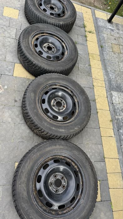 Продам шини з дисками r15