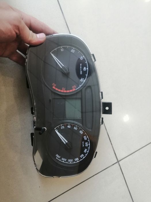 щиток приборов skoda Fabia 2 Roomster