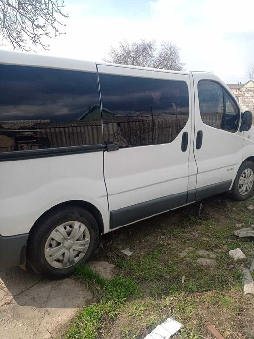 Продам автомобіль нісан прімастар