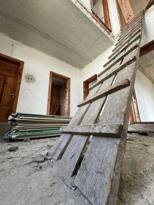 Будинок та земельна ділянка 7,8 сот., м. Жовква