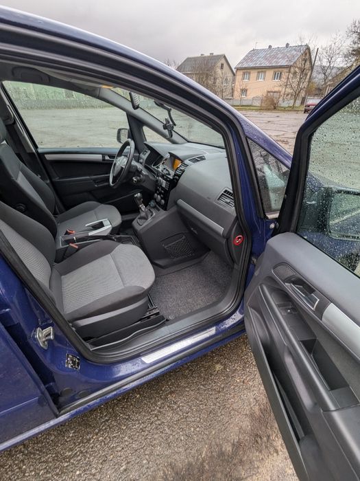 Opel zafira b 1.7cdti 2010 7містць