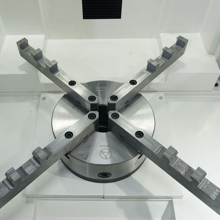 Токарний верстат з ЧПУ для відновлення ободів, коліс, країв, передків