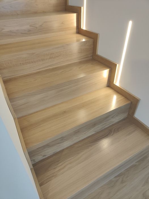 Schody drewniane stopnie dębowe schody dąb trepy blaty