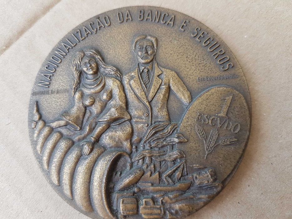 9 Medalhas Comemorativas em Bronze - 3 euros cada