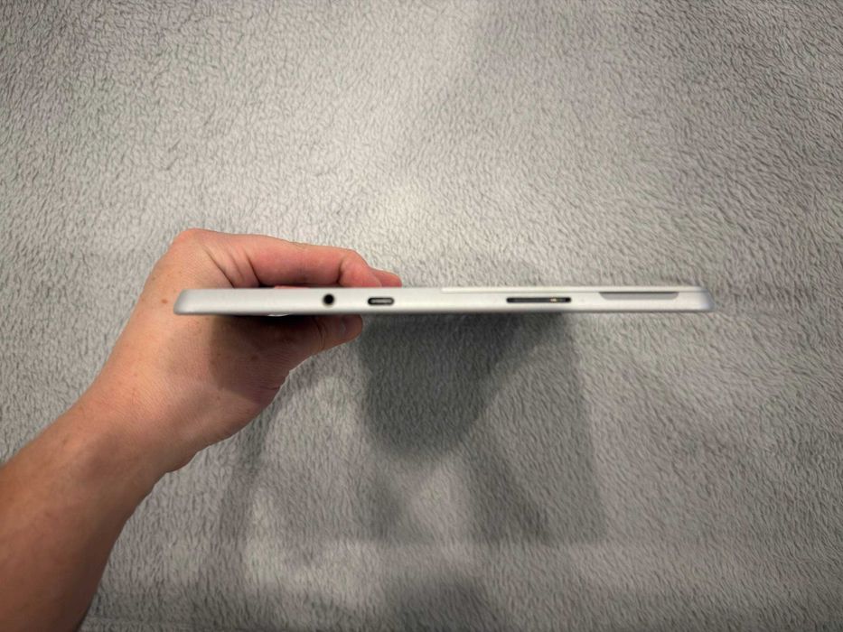 Планшет Microsoft Surface Go 1824 4/64GB.