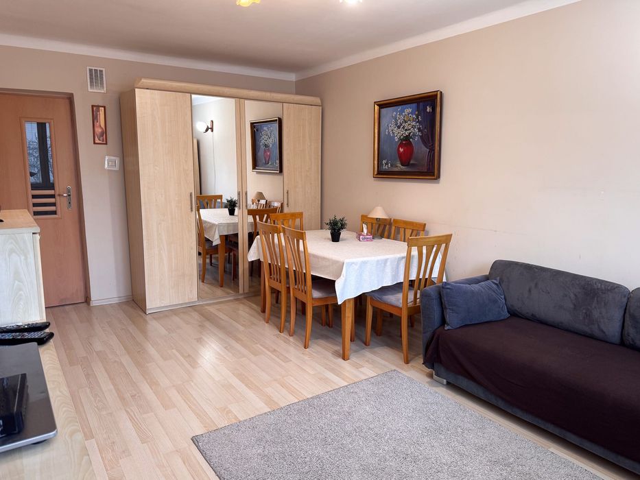Sprzedam mieszkanie 50 m² | 2 pokoje | 1 piętro | Balkon | 2 piwnice | Stalowa Wola, ul. Narutowicza 5