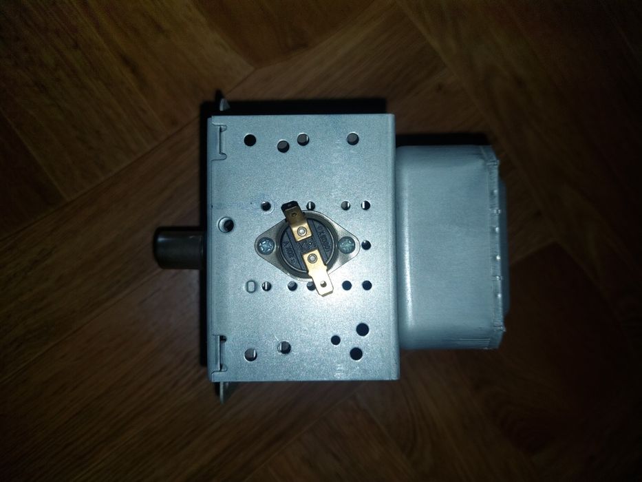 Магнетрон микроволновки 2M219j