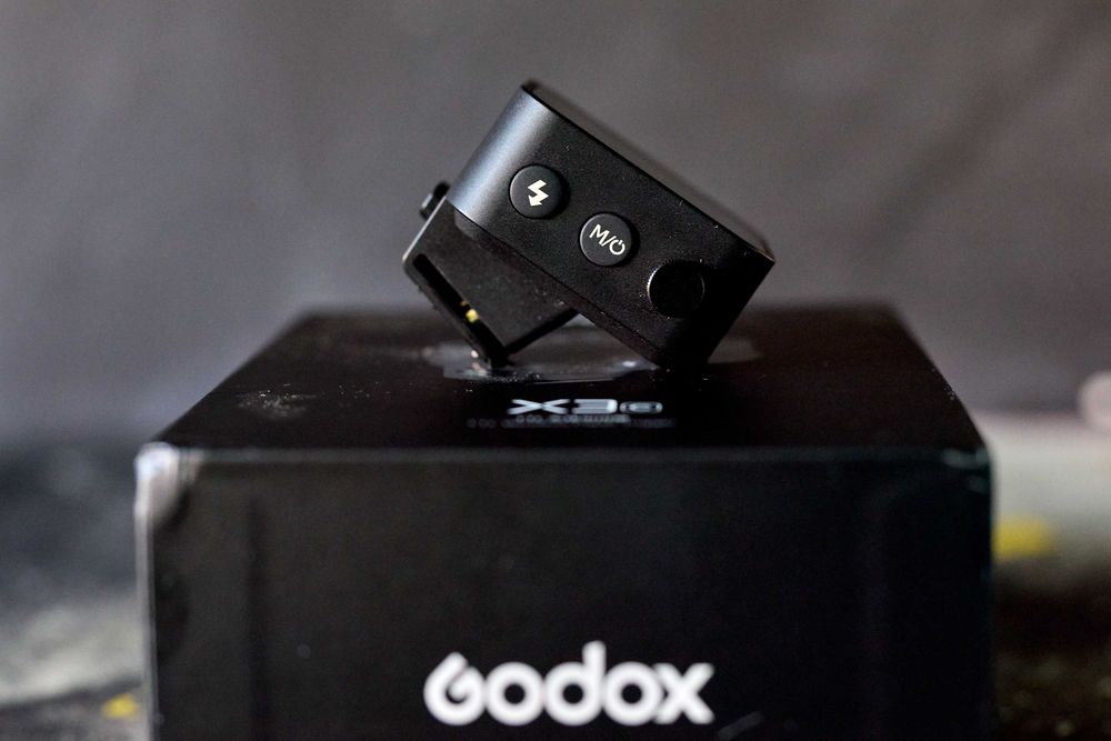 Два спалахи Godox TT685C та синхронізатор Godox X3C