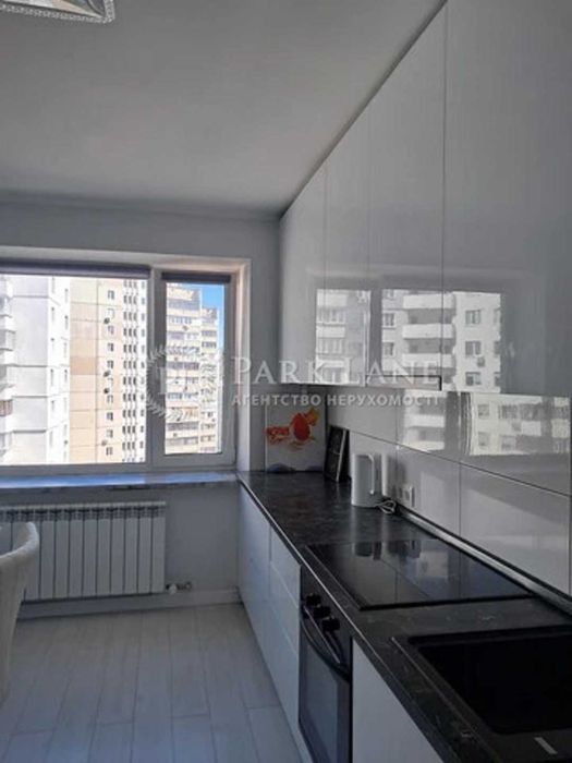 1 кімнатна пр.Бажана 24/1