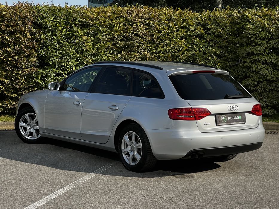 Audi A4b8 2011 рік 1.8 бензин