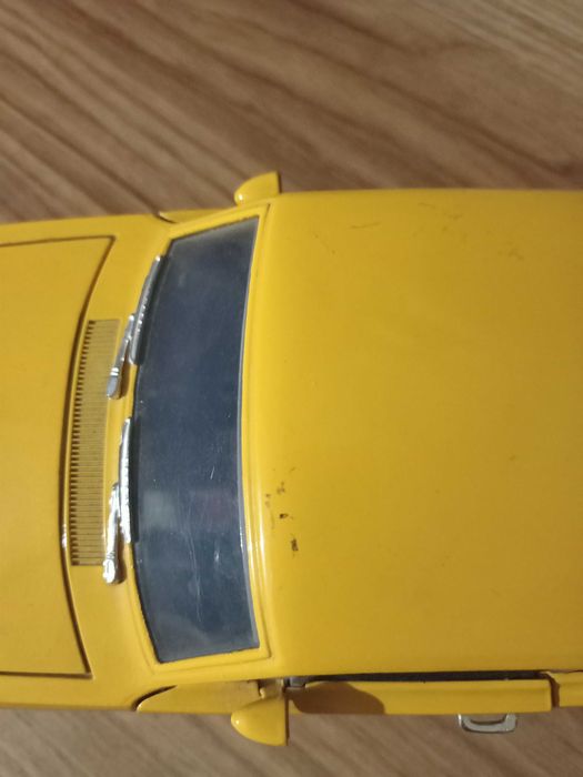 Plymouth barracuda 1/18