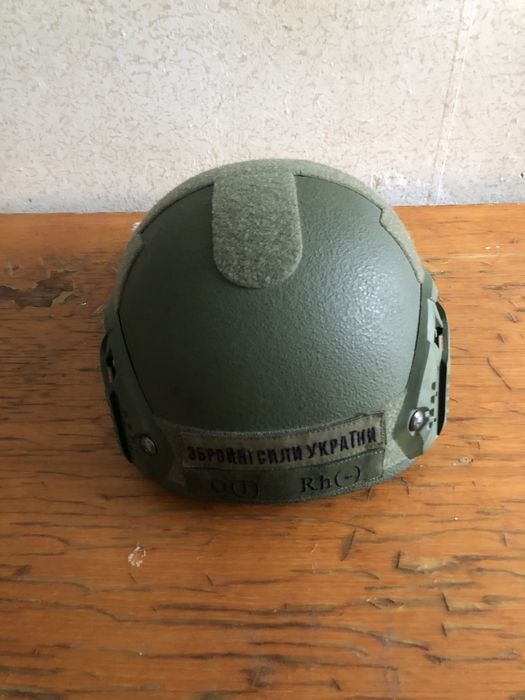 Каска ( полу ушна )