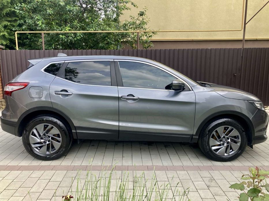 Nissan Qashqai 2013 року ,дизель-механіка(1.5)