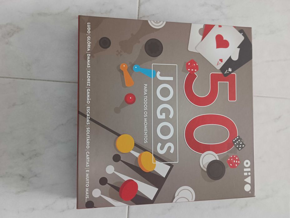 Caixa com 50 jogos novo