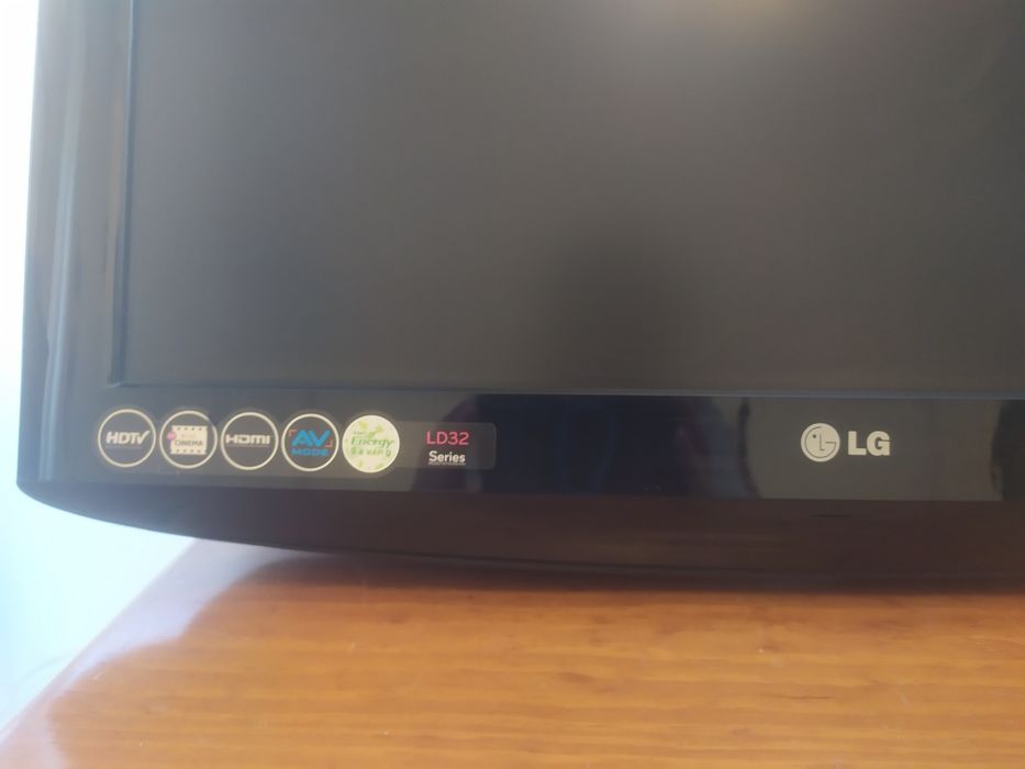 Televisão LG 26LD320 para peças