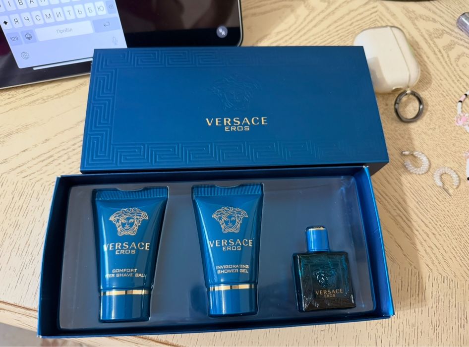 Elizabet Arden, Versace, Gucci