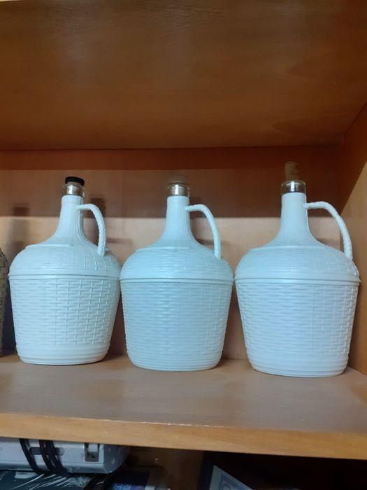garrafões pequenos