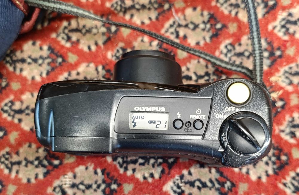 Aparat analogowy Olympus.