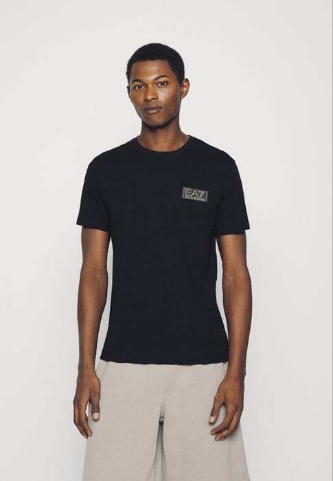 EMPORIO ARMANI футболка мужская оригинал.