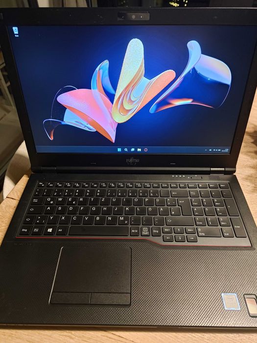 Laptop Fujitsu Lifebook E458 i5 7gen. MVME win 11