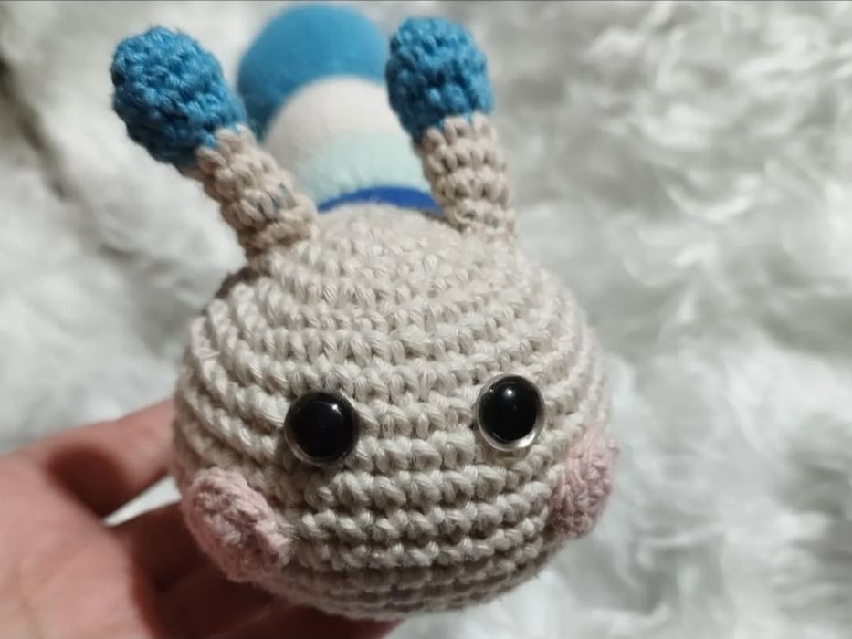 Centopeia em amigurumi