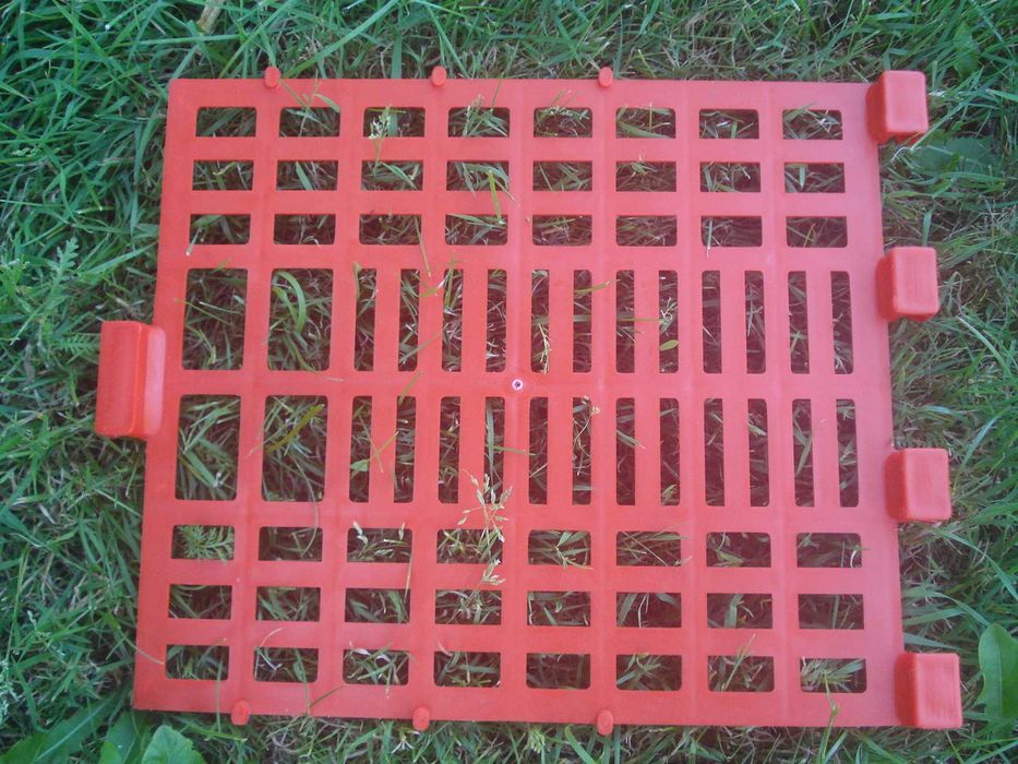 Klapki do skrzynek transportowych dla drobiu