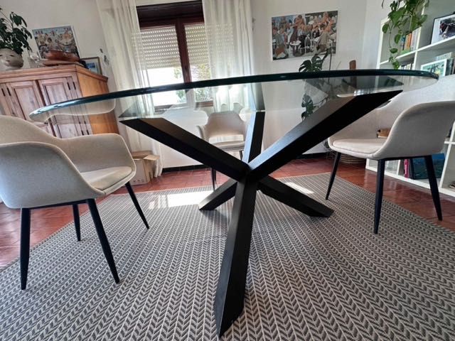 Mesa de jantar mais cadeiras