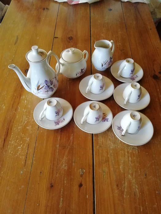 Serviço de café 6 pessoas muito antigo como novo