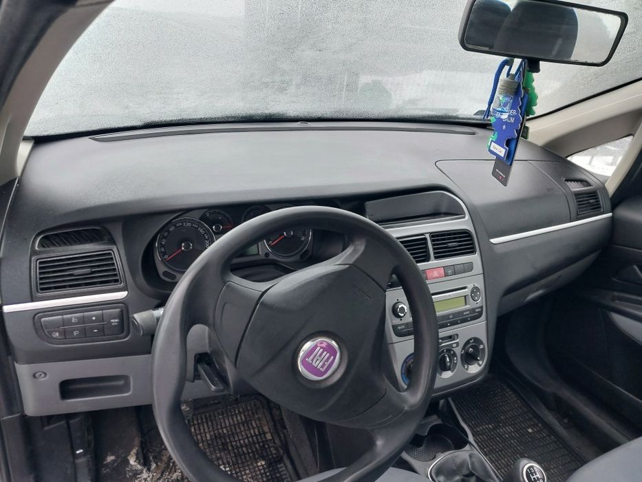 Stan BDB Fiat Linea 2009r konsola deska pulpit