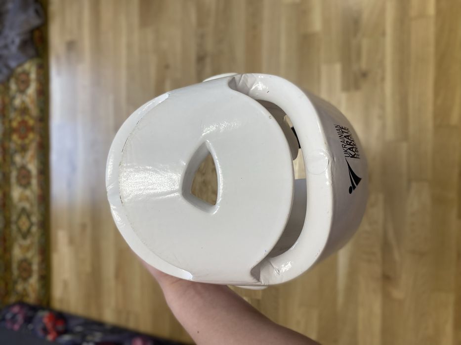 Продам шолом для карате