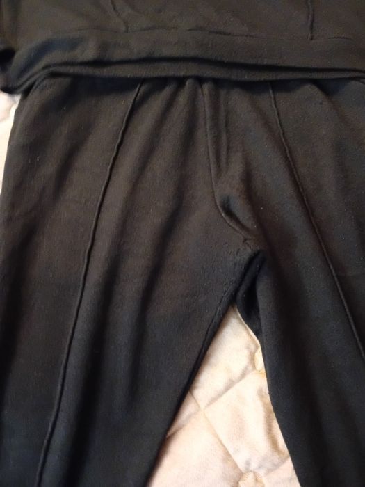 Жіночий кашеміровий костюм