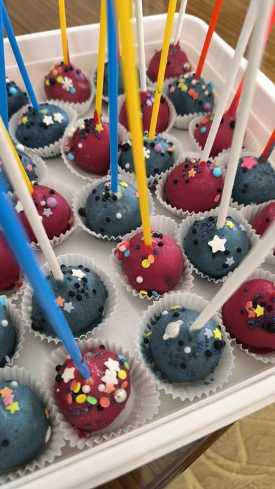 Cake pops, lizaki, ciastka na patyku
