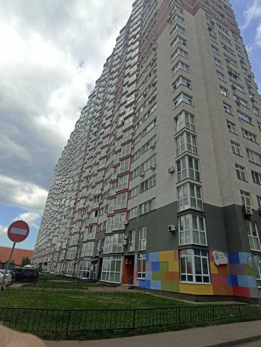 Фасадне приміщення в оренду магазин, салон краси, офіс