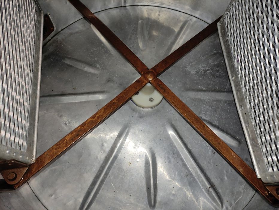 Медогонка з електроприводом