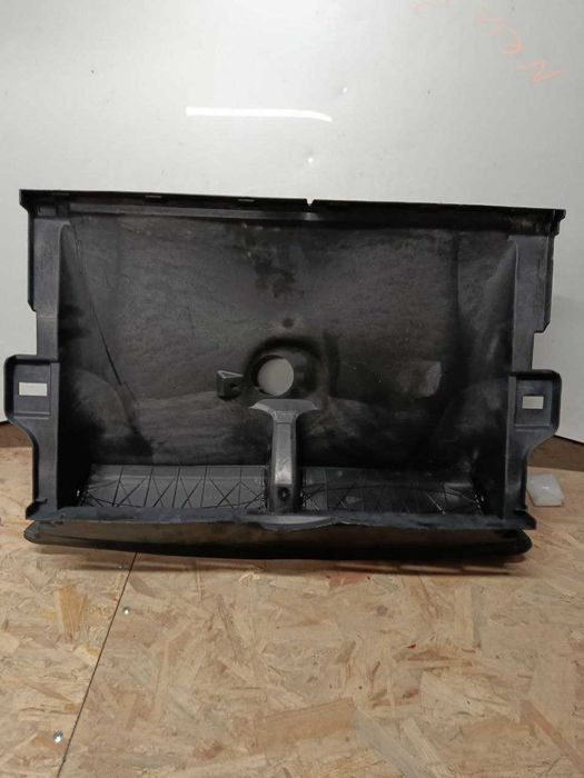 Повітрозабірник (люверс, жалюзі) в зборі Tesla MY