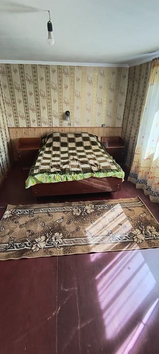 Продам двохповерхову дачу з неймовірним видом на річку Дністер