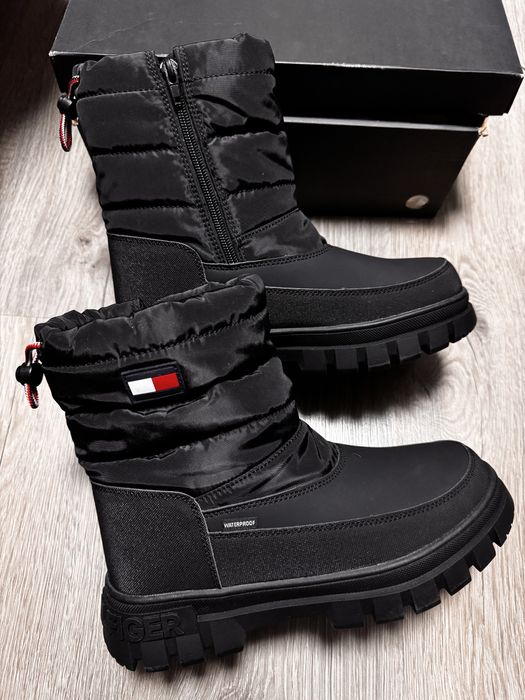 Снігоходи Tommy Hilfiger (нові)