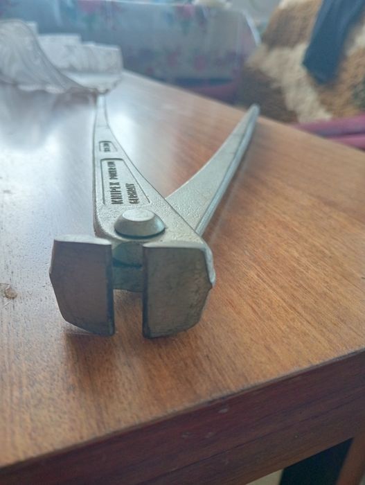 Cęgi zbrojeniowe  KNIPEX