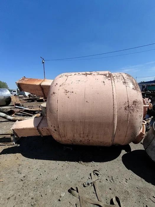 Продам бочки 3 куба та 5 кубів