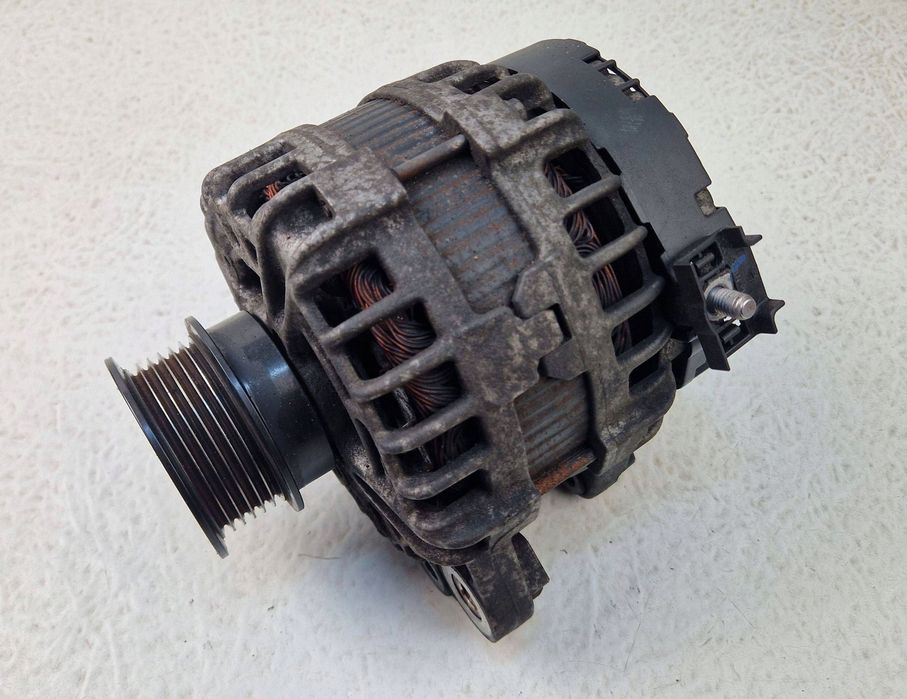 volvo v60 1 i 10-18 2.0 diesel d4204t5 alternator 100-215a 30659580
