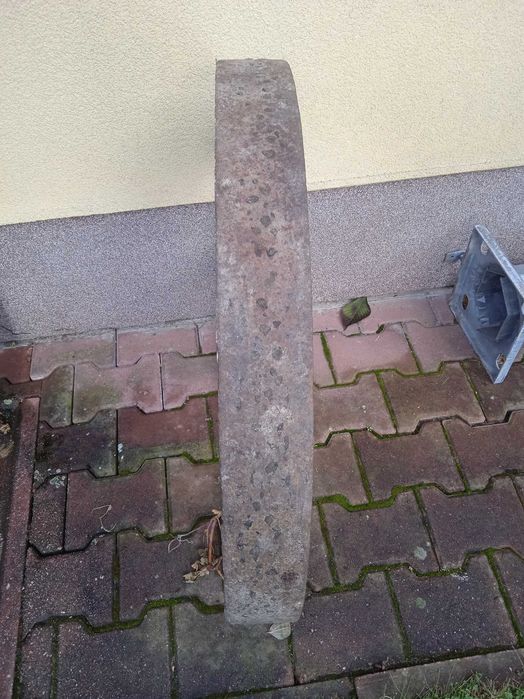 Koło od sieczkarni, podstawa pod parasol ogrodowy