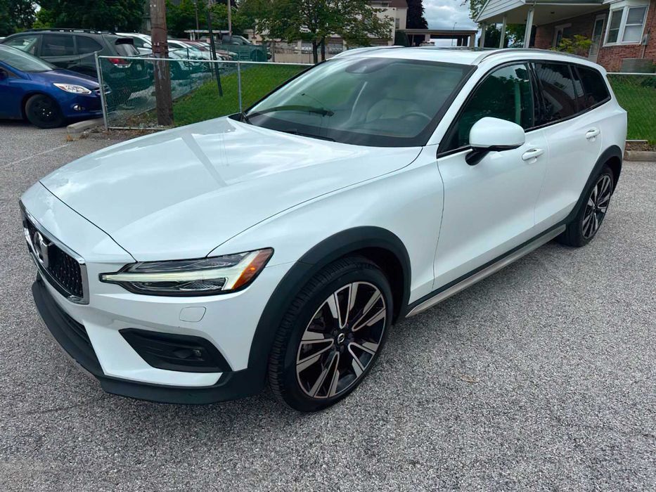 Volvo V60 T5 Momentum      2020