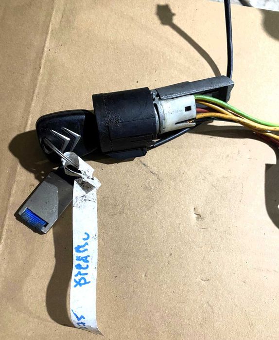 Замок запалювання Citroen Berlingo Xsara Xsara Picasso Peugeot Partner