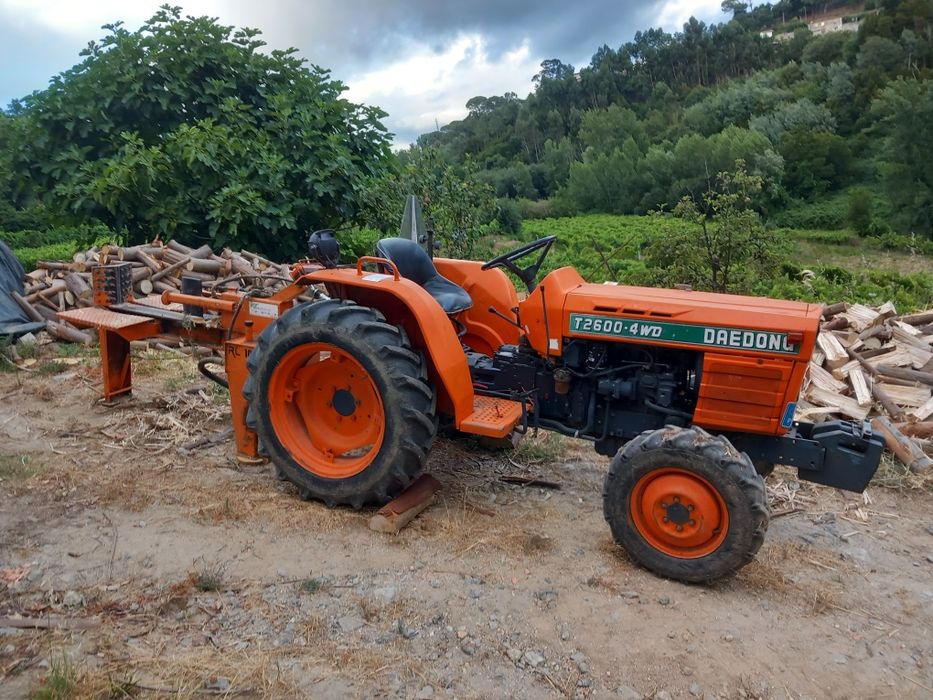 Trator deodong com motor kubota